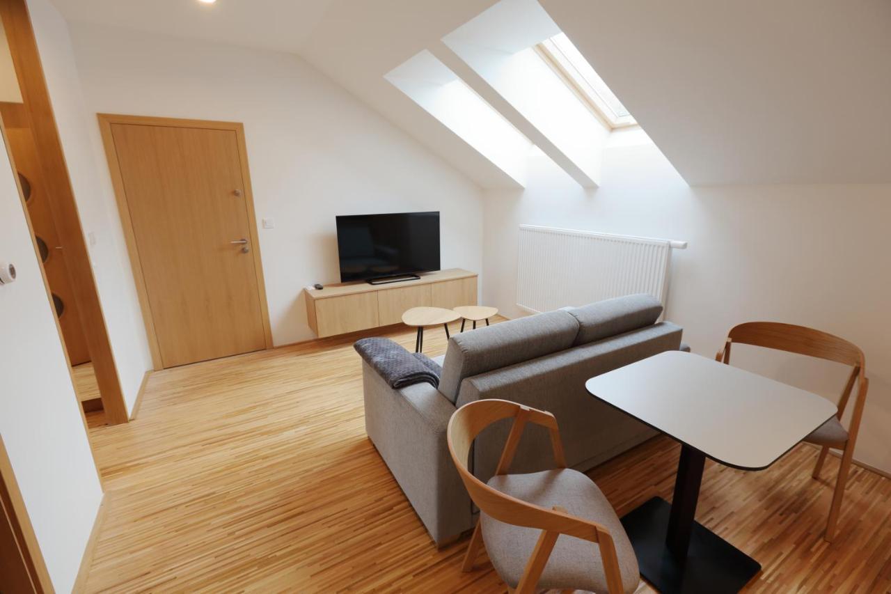 Apartmany U Kvetne Zahrady Kromeriz Bagian luar foto