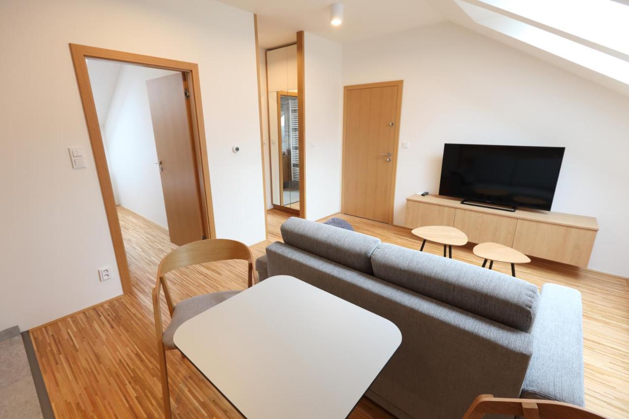 Apartmany U Kvetne Zahrady Kromeriz Bagian luar foto