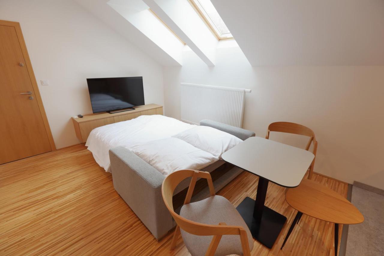 Apartmany U Kvetne Zahrady Kromeriz Bagian luar foto